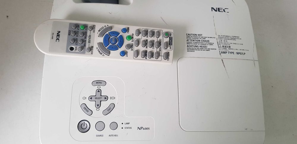 NEC NP 600 S videoproiector filme acasa