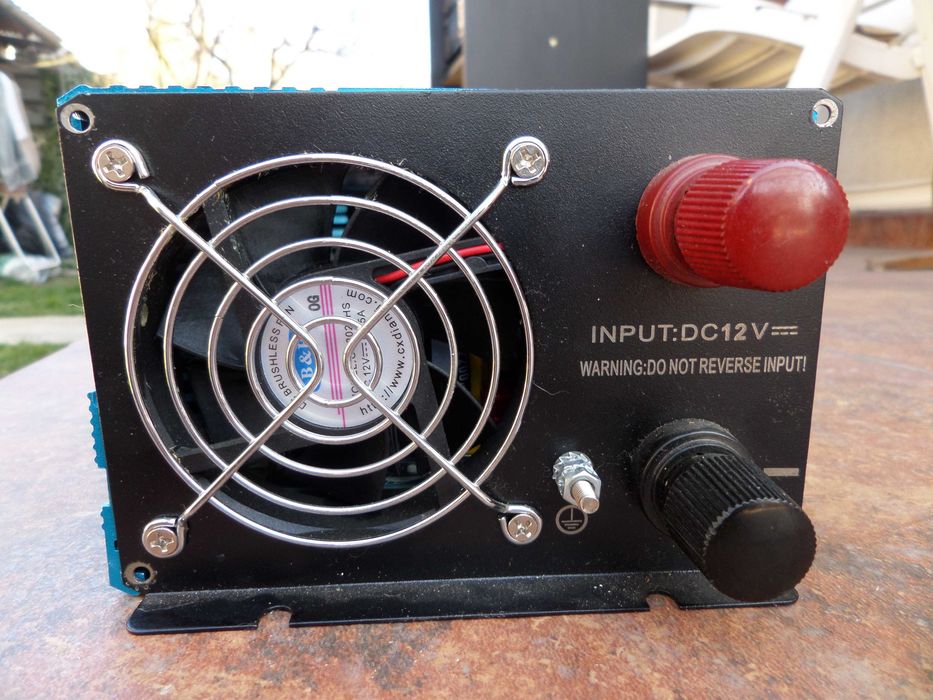 Invertor Solartronics unda pura 2000w Germany in protectie de reparat