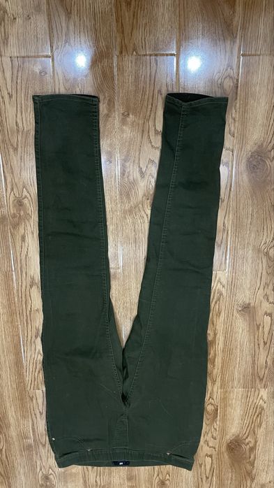 Джинсы бренда H&M