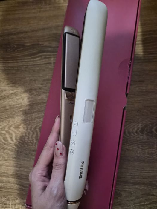 Преса за коса Philips Moisture Lock