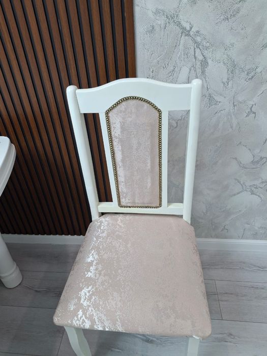 Стол со стульями