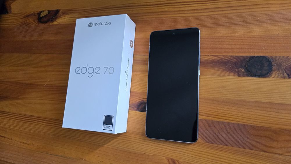 Motorola Edge 70 5G – 12GB RAM / 512GB – stare impecabilă