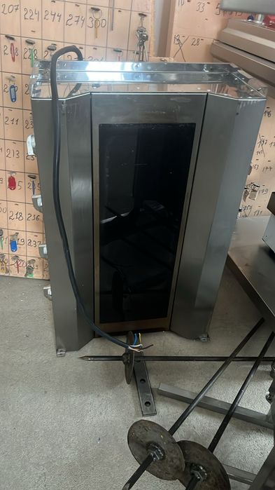 Инвентарь для общепита, продаю срочно.