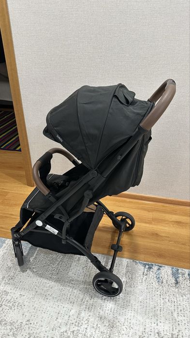 Продам прогулочную коляску Tomix Luna Lux