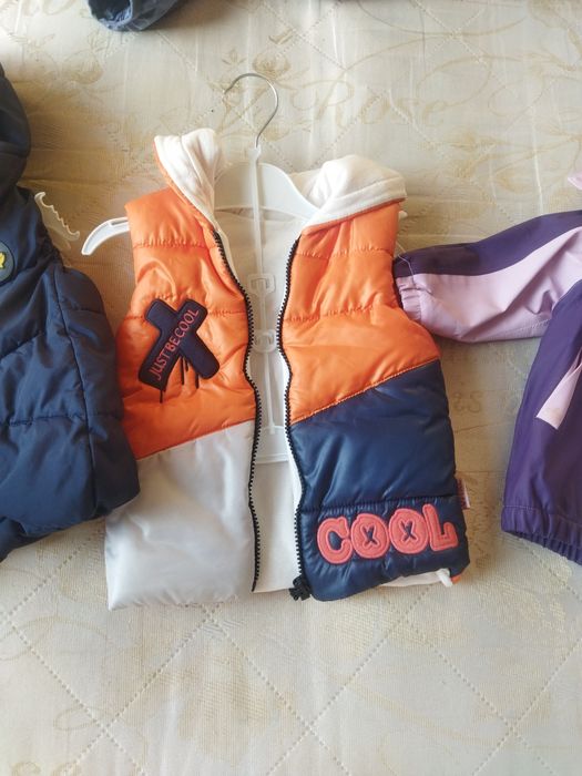 Продам желетки для мальчика