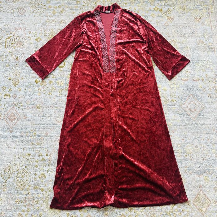 Продам женскии чапан(шапан)48-52