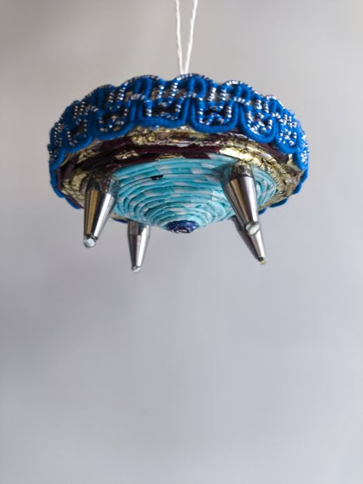 Ёлочная игрушка ( Космический корабль )