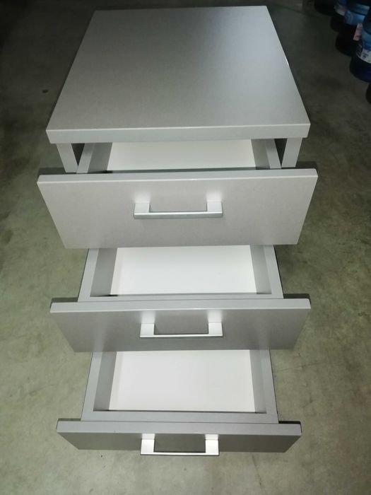 3 Бюра и 3 контейнера 1050Евро