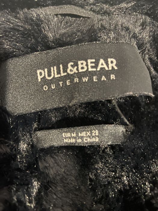 Черно пухкаво яке от Pull&Bear