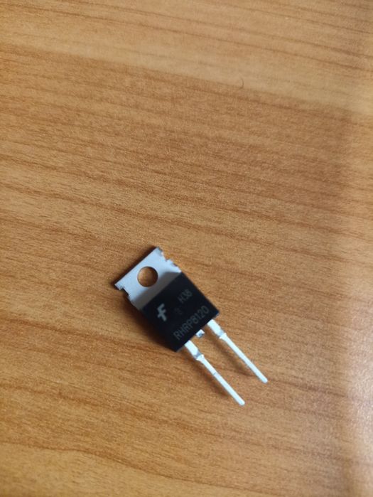 Универсален изправителен диод RHRP8120