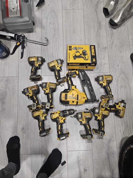 Инструменти Dewalt