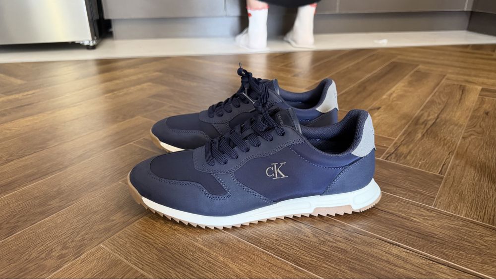 Продам кроссовки Calvin Klein