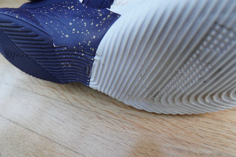 Ghete baschet LeBron Soldier 12 - marimea 46 - stare impecabila