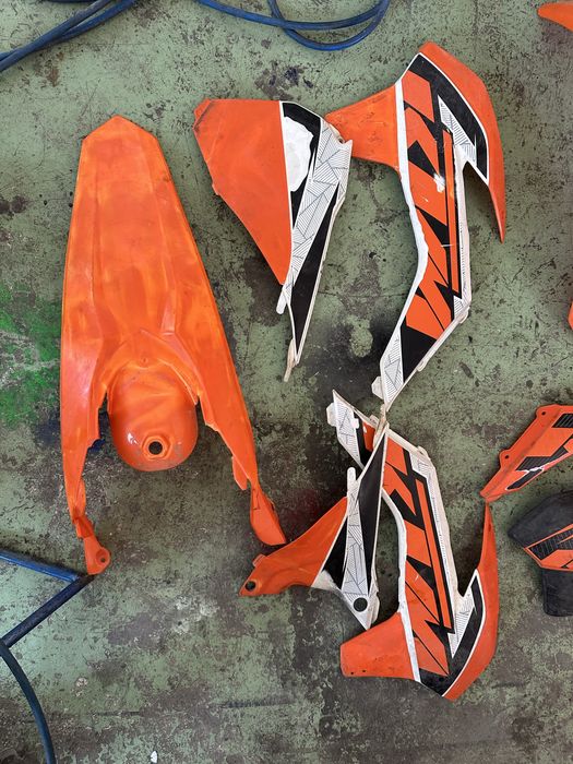 Carene ktm yamaha  husqvarna sx 85 , 250, 450 2012-2016-2008