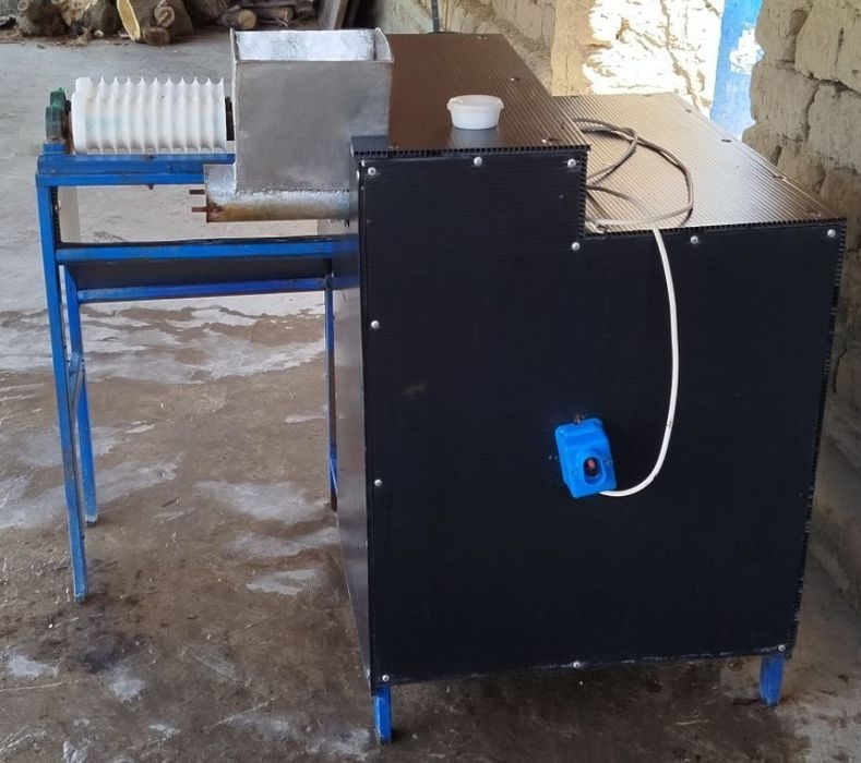 Qurt chiqaradigan aparat sotiladi