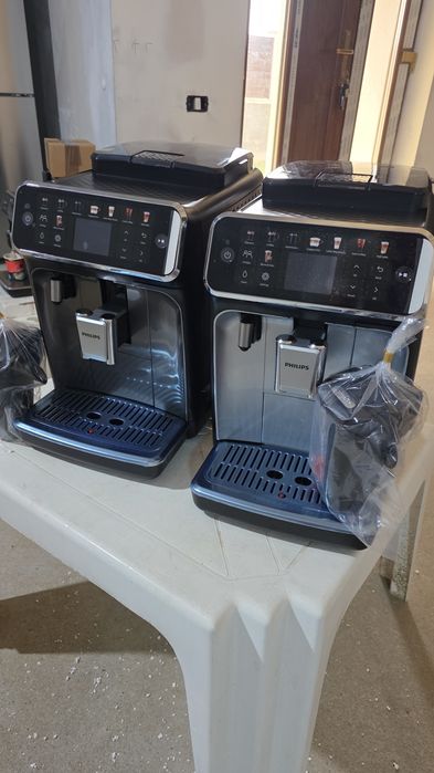 Espressor automat Philips seria 5500 LatteGo
