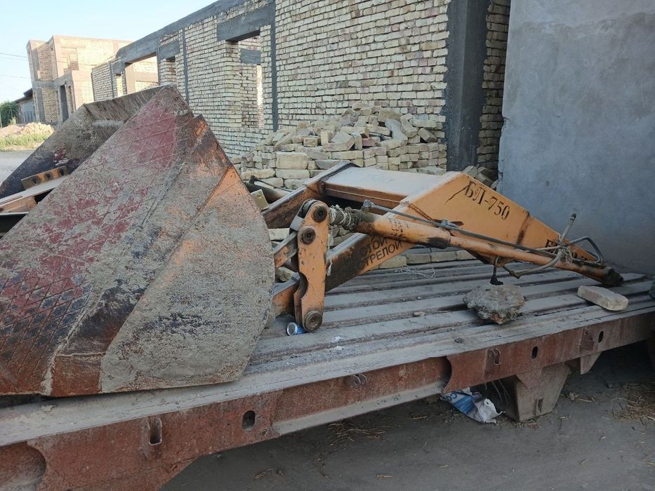 Mtz yuklagichi sotiladi
