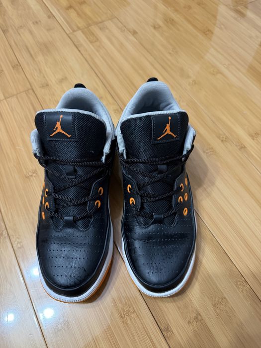 Adidasi Nike Jordan Max Aura 5