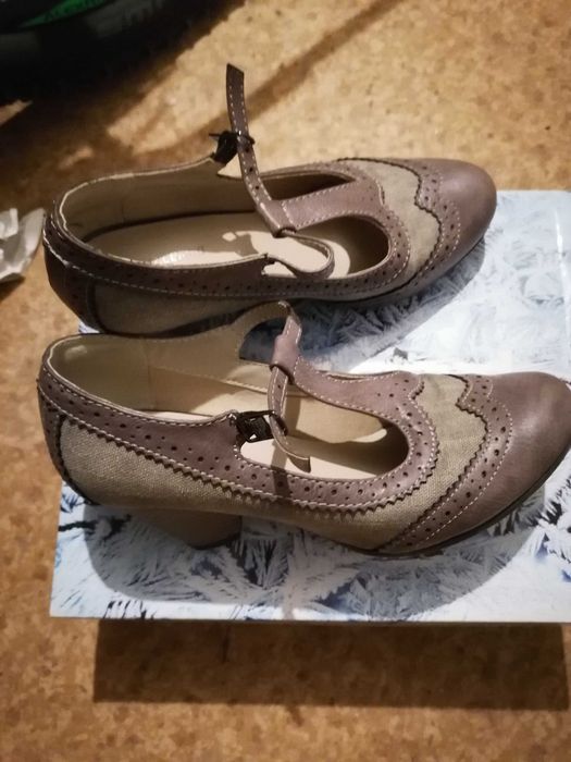 Дамски сандали с ток