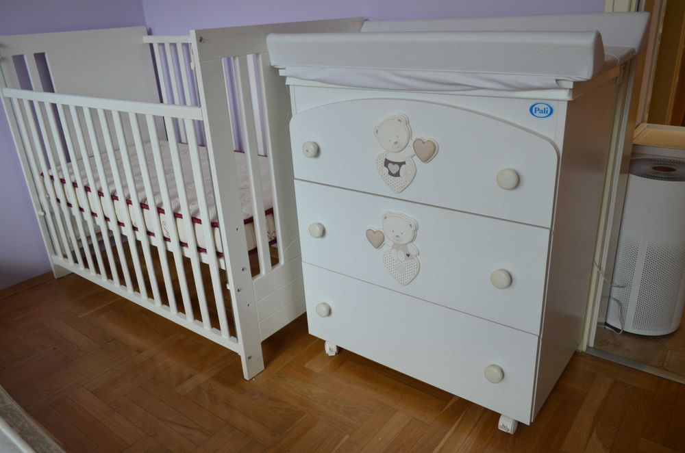 Бебешка кошара с матрак + Шкаф Pali за повиване и вана за къпане + аксесоари + подарък
