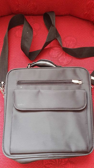 Дамска чанта Adrienne Vittadini и ДРУГИ Чанти