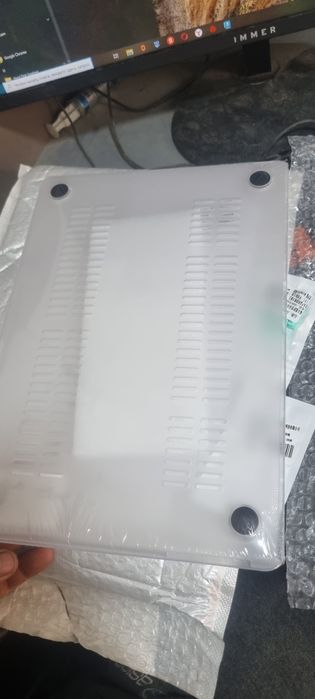 Macbok Ari 15 va 13pro  zashitnik oynalari