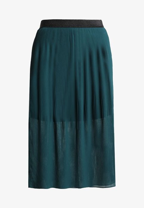 Дълга плисирана пола