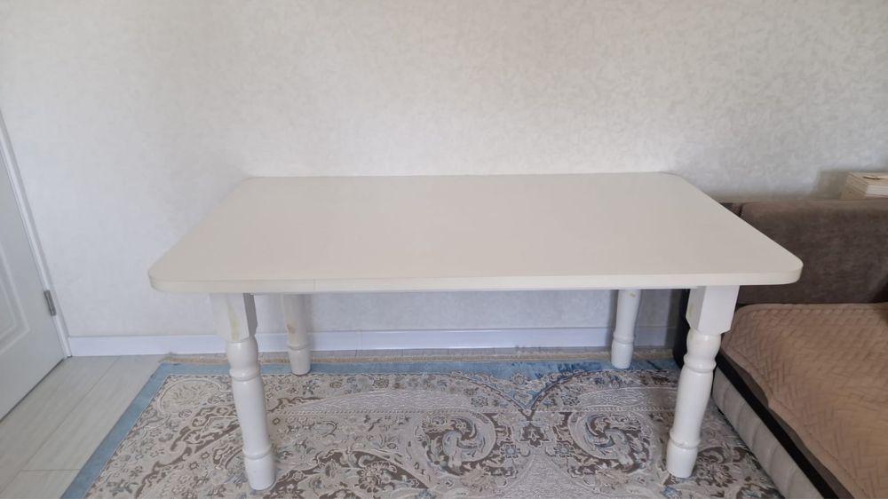 Стол для гостиной