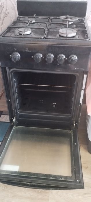 Продам газовую плиту