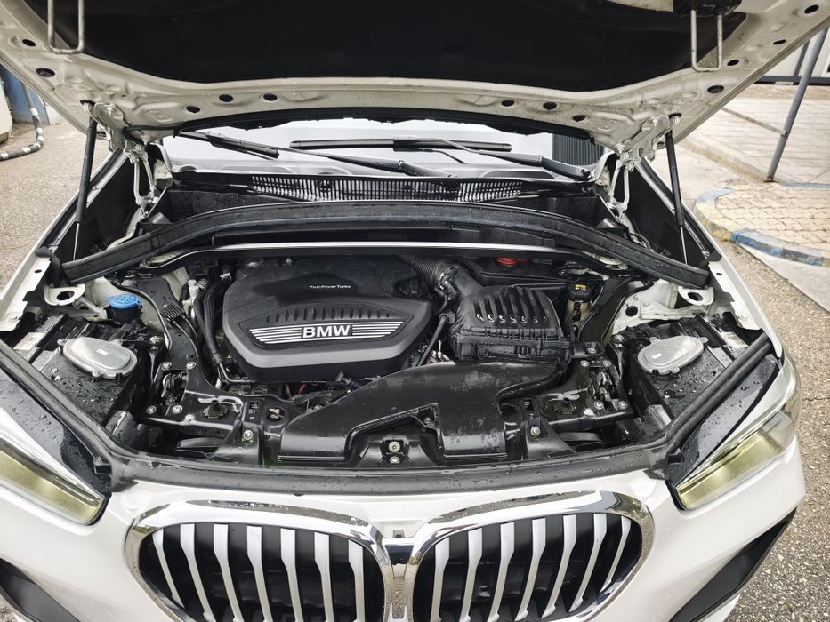 Кола BMW X1 2020