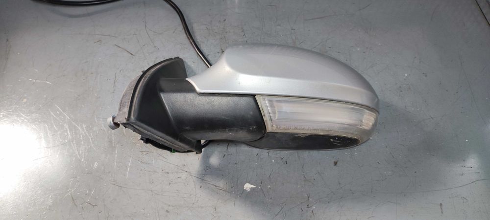 Oglinda stanga volkswagen vw passat B6 break an 2007 cod culoare LA7W