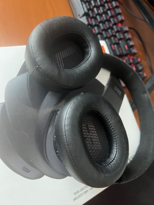 Наушник JBL Live 500bt сатылымда.