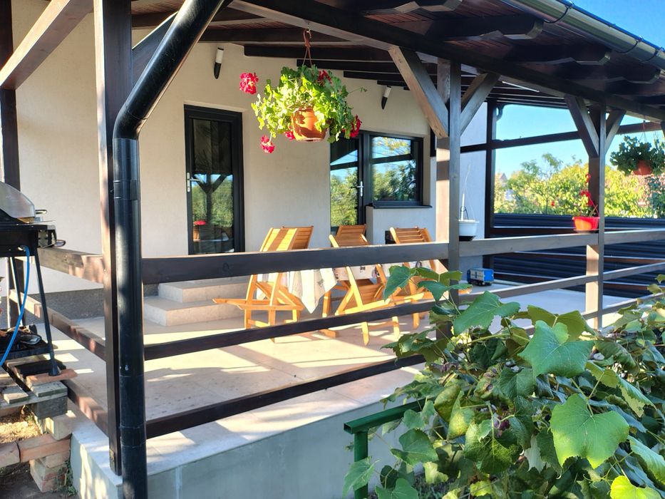 Vand / Schimb casa in Manastirea Doamnei