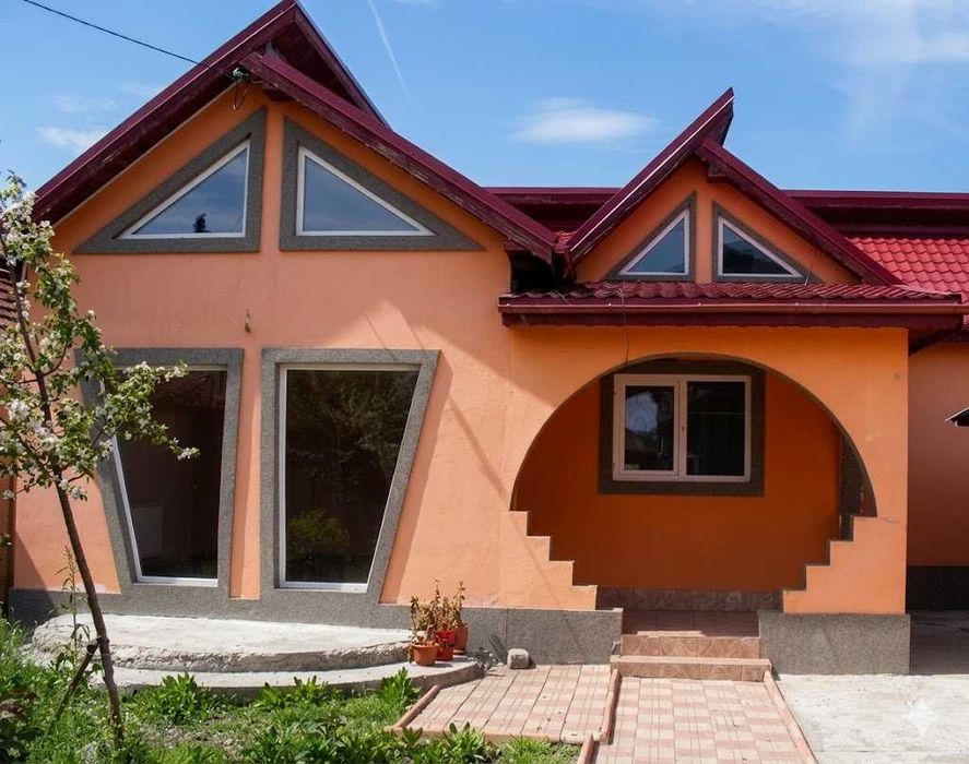 Casa Maracineni 4 camere pret apartament, toate utilitățile, la 2 km BZ