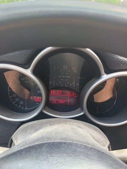 Alfa Romeo 147 1.9 JTD 115 к.с