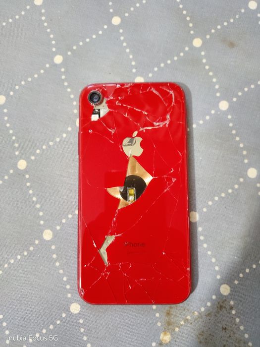 Продам на запчасти iPhone