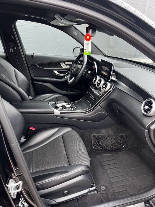 Mercedes-Benz Glc 250d 4Matic / led / panoramic