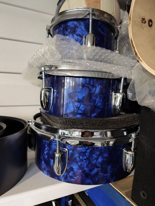 Бонгоси . Барабани .Перкусии