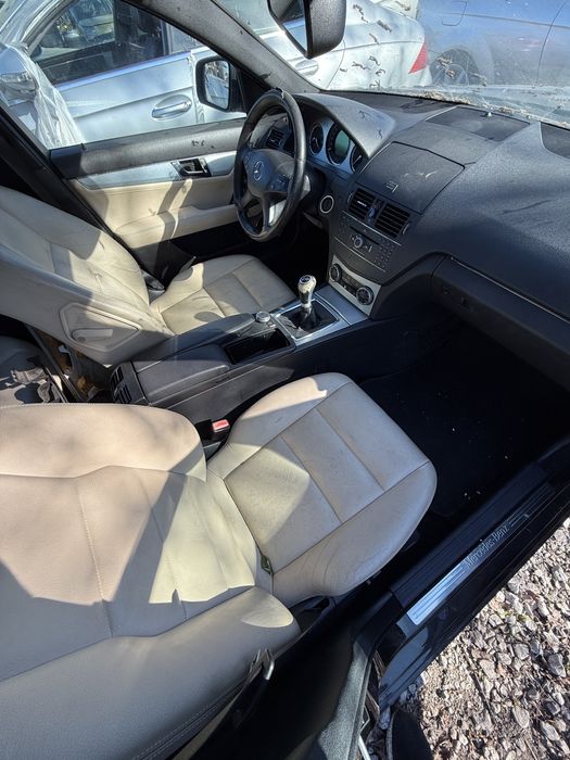 Mercedes-Benz C220 2009г. + Bixenon + 792 код , голямо Navi на части