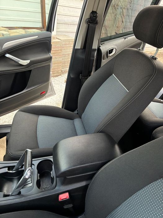 Vand ford galaxy 2012