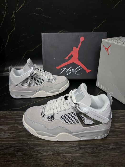 Jordan 4 frozen moments