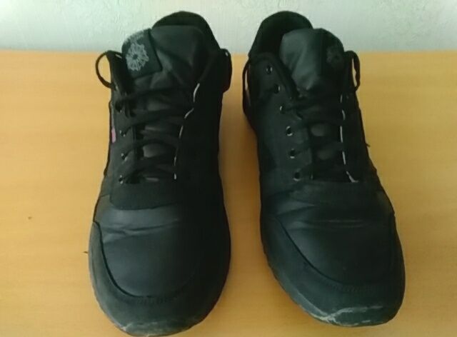 Продам кроссовки размер  47. новые