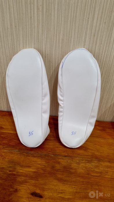 Продам чешки 35 размер