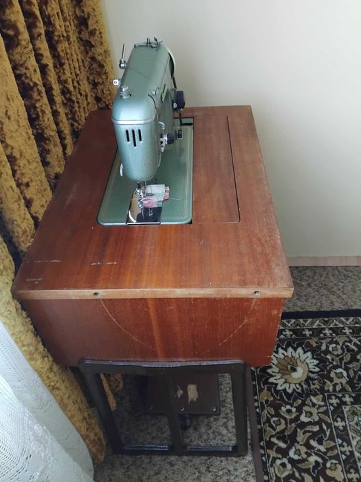 Стара Шевна Машина NAUMANN