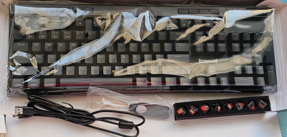 Гейминг механична клавиатура Redragon VATA Pro K580.