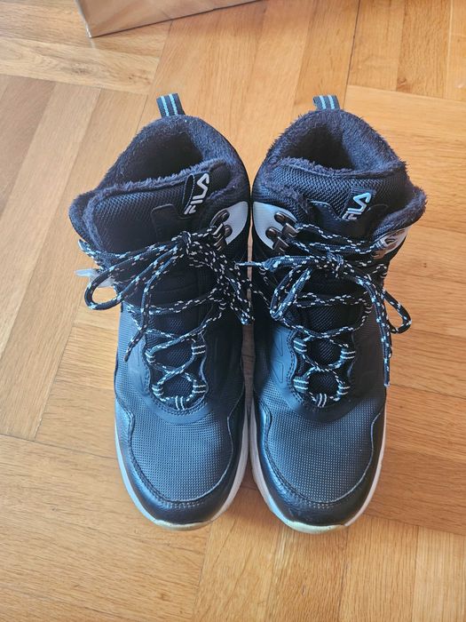 Удобни спортни обувки