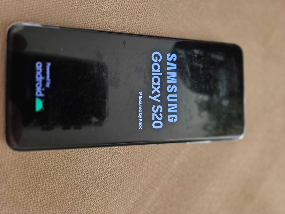 Телефон Samsung Galaxy S20