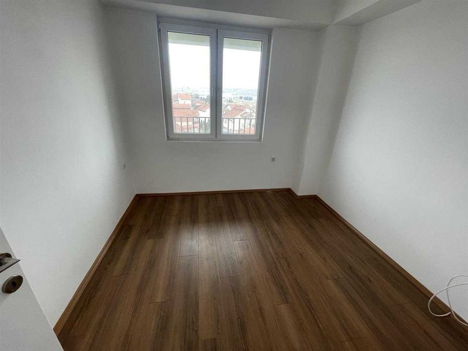 Дава се под наем Тристаен апартамент в Пловдив, Остромила - 95 кв.м за 300.9 € - Снимка #9