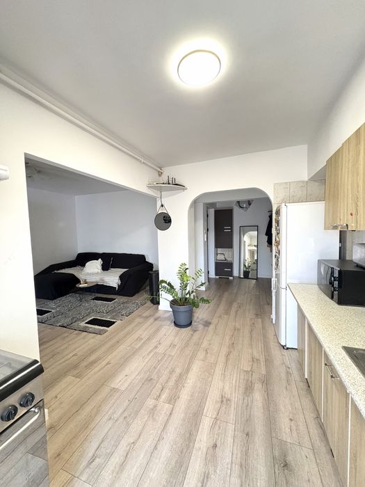 Apartament 4 camere de inchiriat