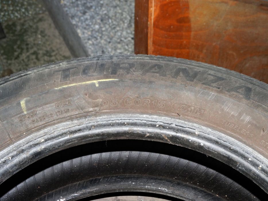 Продавам ЛЕТНИ гуми BRIDGESTONE TURANZA ER300 205/60/R15